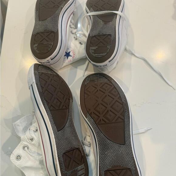 Converse White Sneakers with Red Highlights - Picture 3 of 5